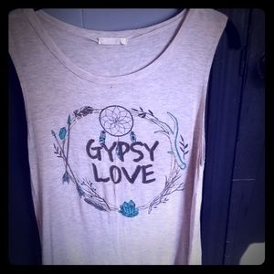 Sleeveless cream colored t shirt